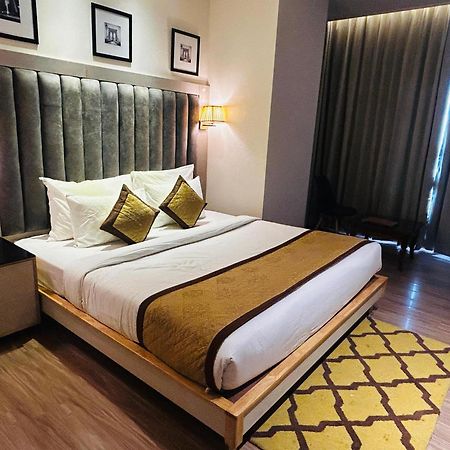 Hotel Sakura Gold Gurgaon Extérieur photo