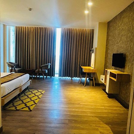 Hotel Sakura Gold Gurgaon Extérieur photo