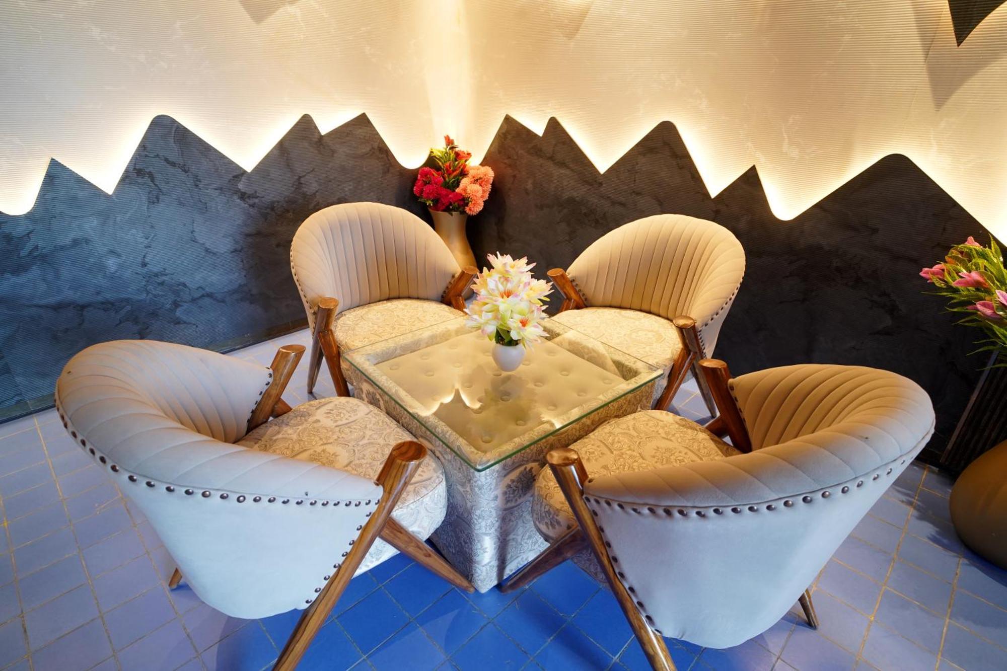 Hotel Sakura Gold Gurgaon Extérieur photo