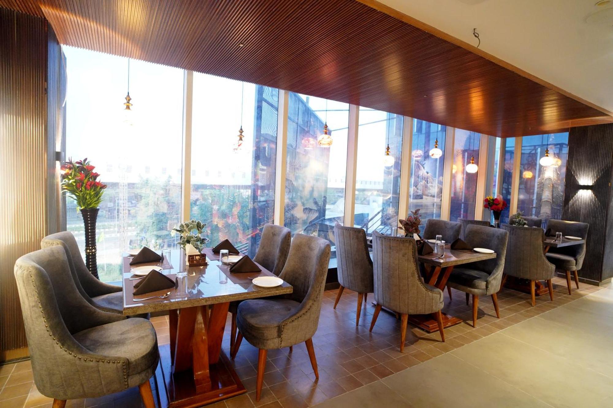 Hotel Sakura Gold Gurgaon Extérieur photo