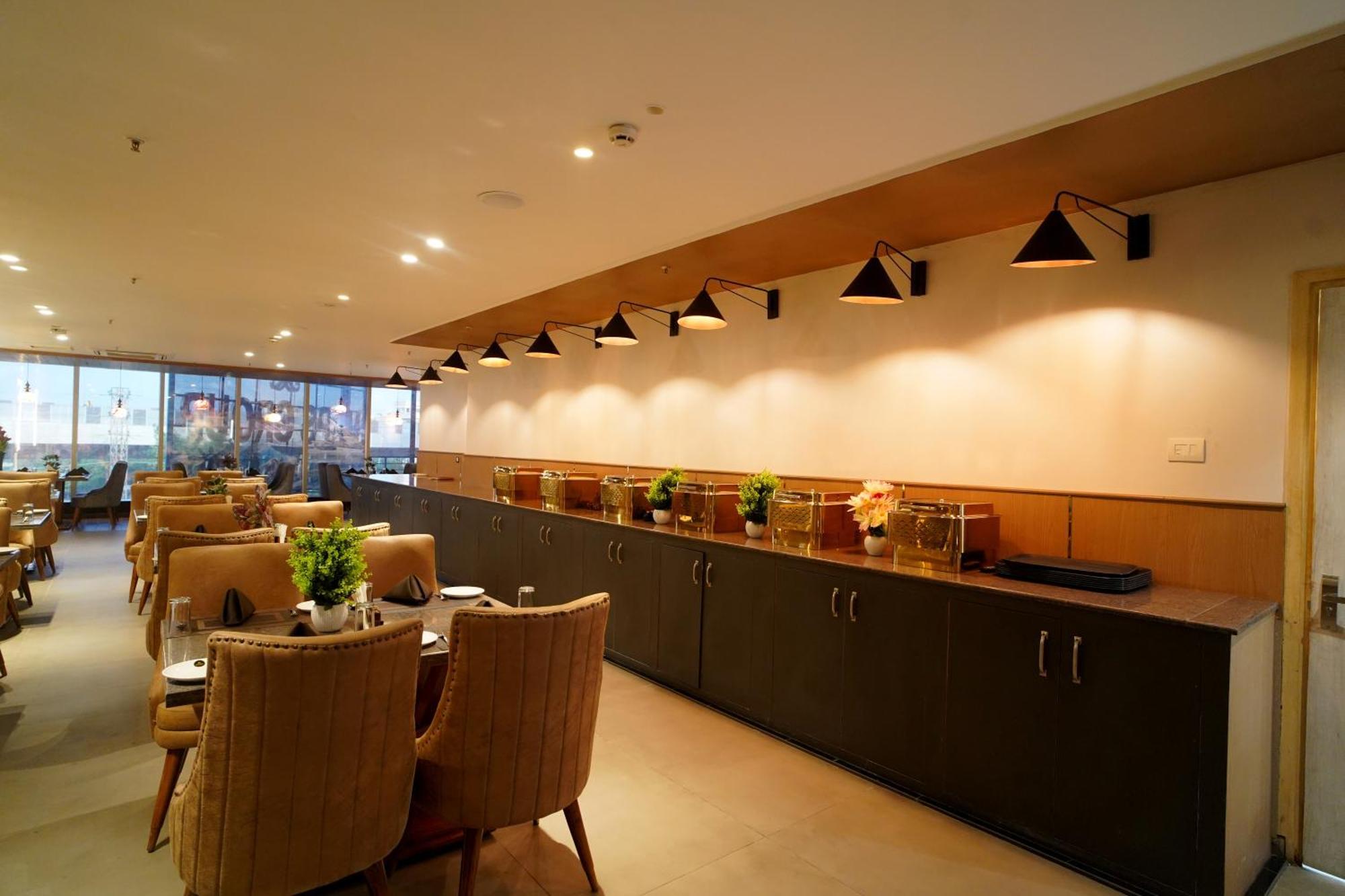 Hotel Sakura Gold Gurgaon Extérieur photo