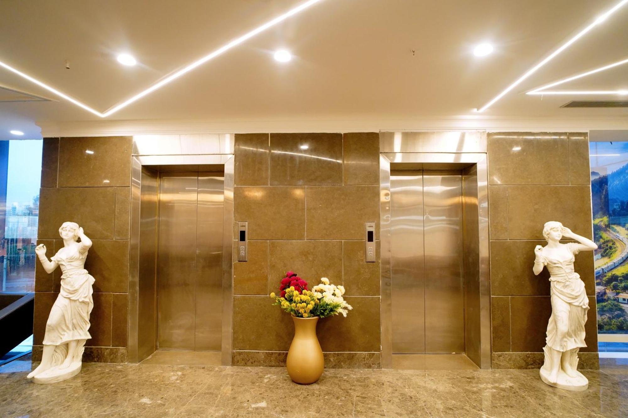 Hotel Sakura Gold Gurgaon Extérieur photo