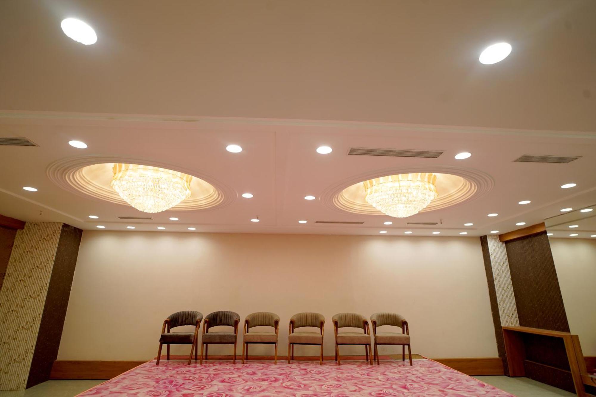 Hotel Sakura Gold Gurgaon Extérieur photo