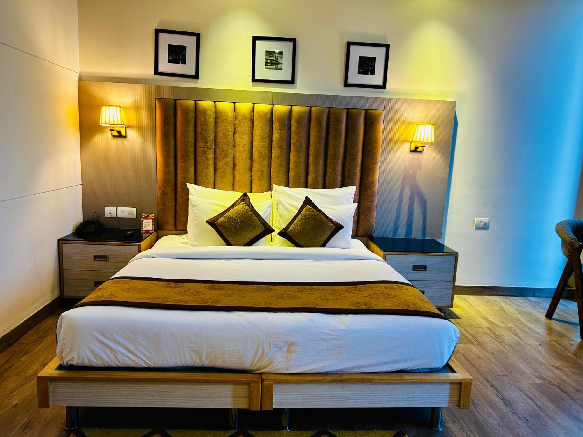 Hotel Sakura Gold Gurgaon Extérieur photo