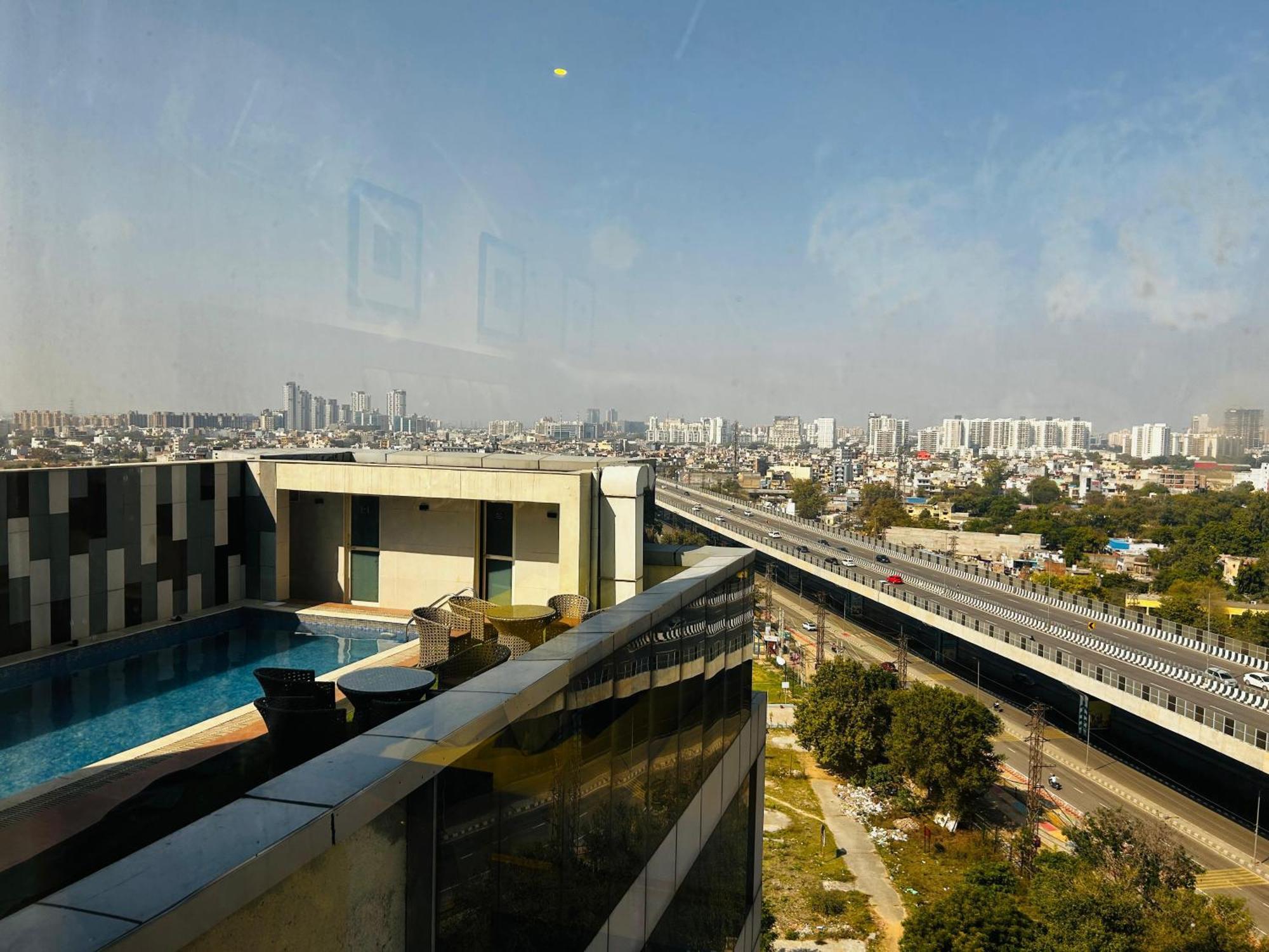 Hotel Sakura Gold Gurgaon Extérieur photo