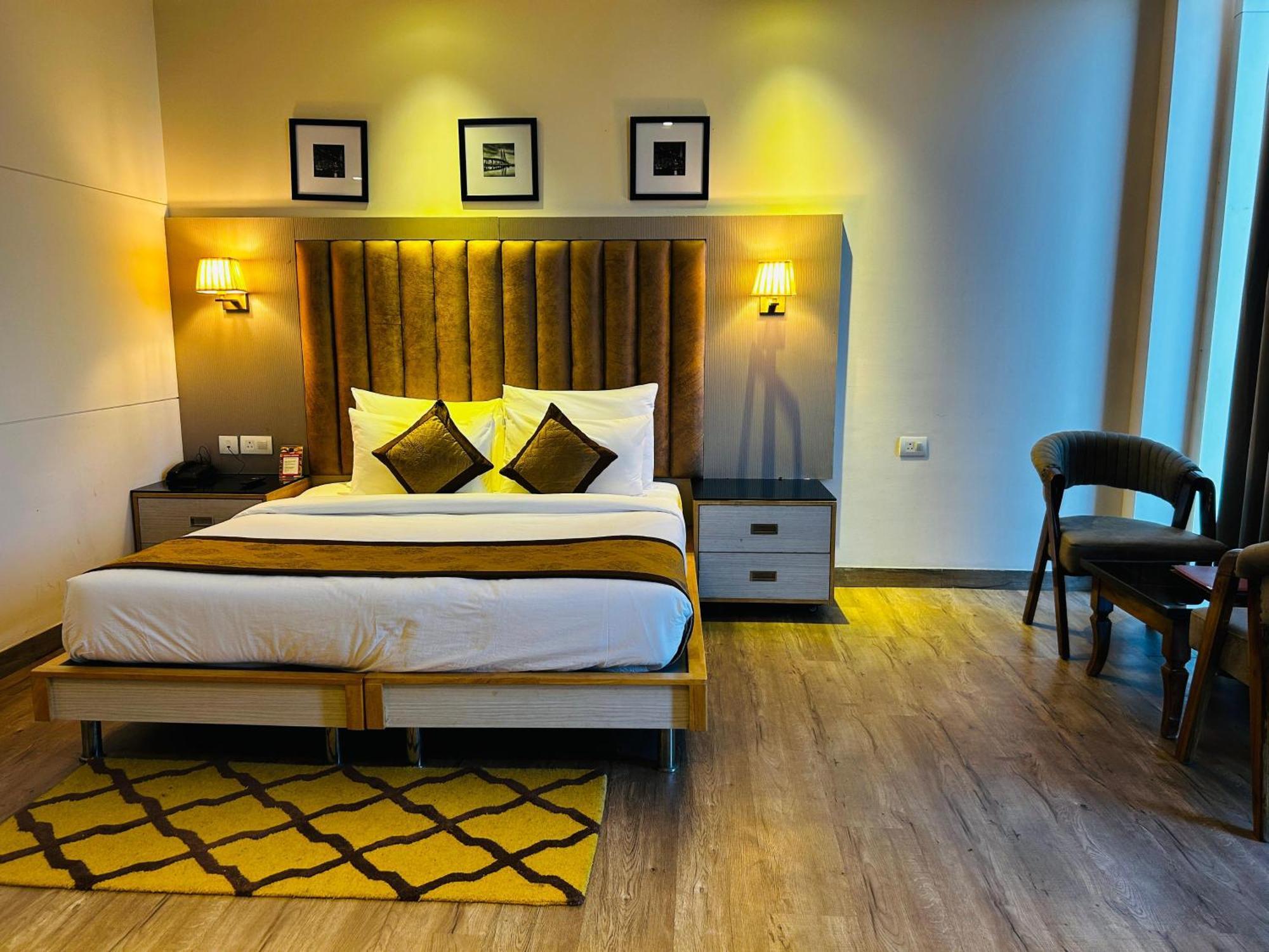 Hotel Sakura Gold Gurgaon Extérieur photo