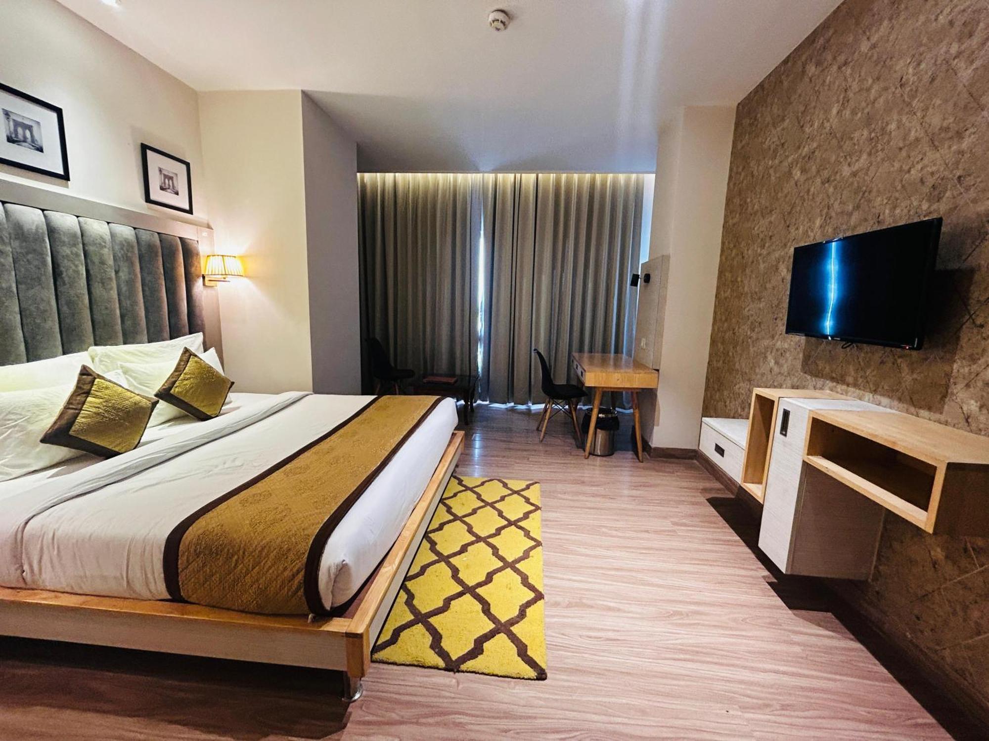 Hotel Sakura Gold Gurgaon Extérieur photo