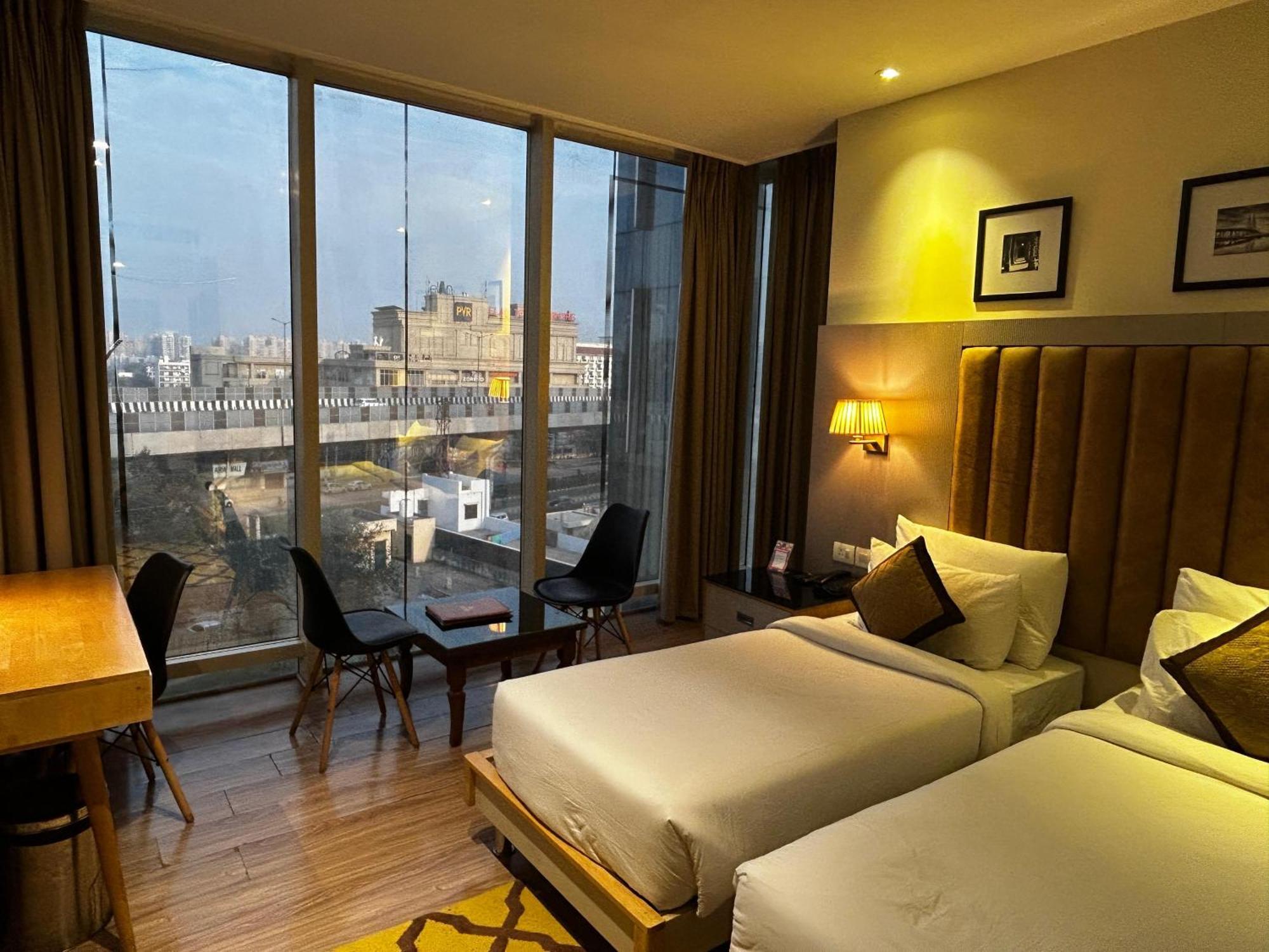 Hotel Sakura Gold Gurgaon Extérieur photo